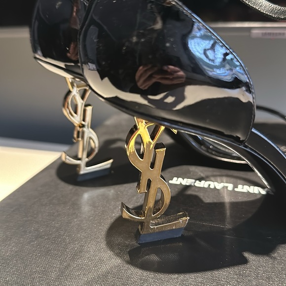 BEAUTIFUL YSL logo heel strappy sandals, size 6 1/2! - Picture 2 of 7